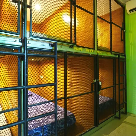 Kabin Kapsul Kayu Jati I - Hostel